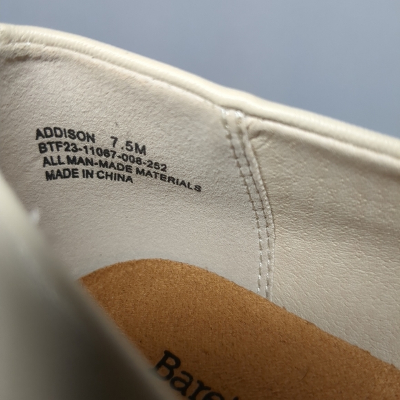 Baretraps Addison Cream Loafers with Brown Accent , Size 7.5M - Picture 9 of 9